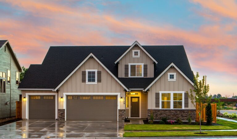 Driveway Cleaning 5 a house with a driveway. The best driveway cleaning in Central Florida