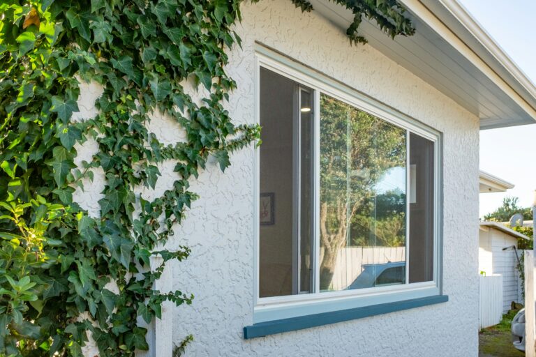 Window Cleaning in Lakeland 4 a spotless exterior window. The best window cleaning in Winter Haven
